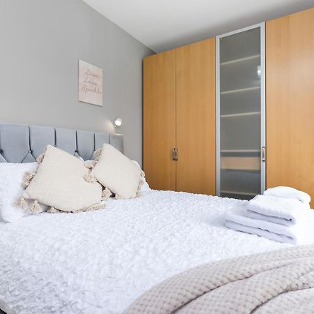 Crewe Apartment - 2 Bed, Free Off Street Parking And Private Garden Édimbourg Extérieur photo